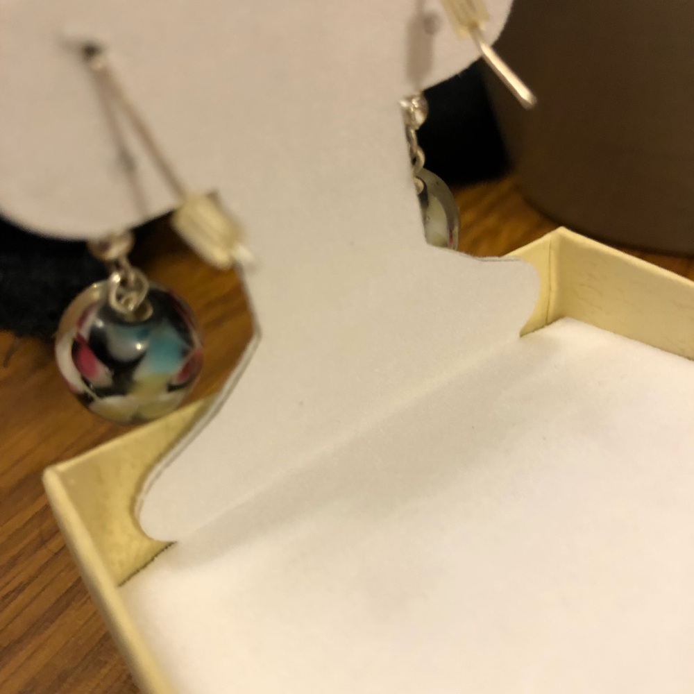 Dangling earrings - Picture 2 of 3
